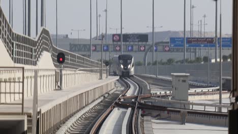Die-U-Bahn-Von-Doha-Ist-Als-Eines-Der-Fortschrittlichsten-Schienenverkehrssysteme-Der-Welt-Konzipiert