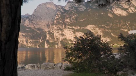 Lago-De-Garda-En-Riva-Del-Garda