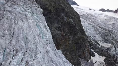 Luftaufnahme-Eines-Gletschers-In-Den-Schweizer-Alpen
