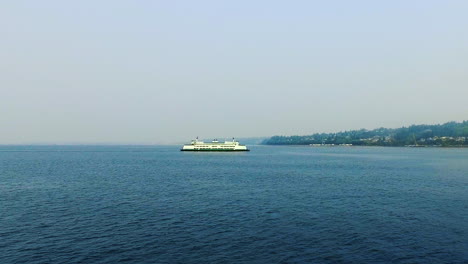 Un-Ferry-Del-Estado-De-Washington-Cruzando-Puget-Sound-Entre-Mukilteo-Y-Whidbey-Island