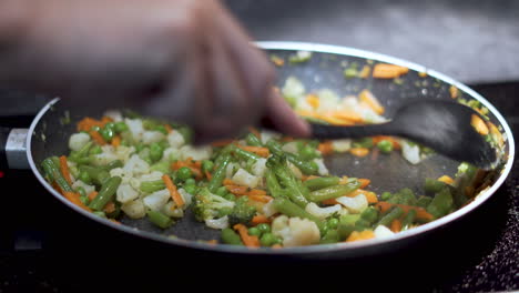 Cooking-vegetables-on-a-pan