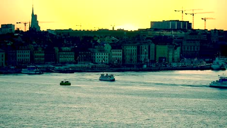 Sonnenuntergang-In-Stockholm-Mit-Blick-Auf-Die-Altstadt-Von-Einem-Hohen-Aussichtspunkt-In-Södermalm