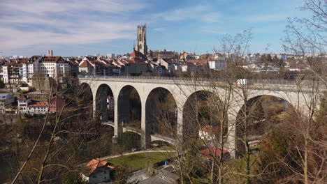 The-arched-bridge-of-Fribourg-on-a-beautiful-winter-day