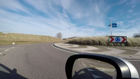 Conduciendo-Por-Una-Rotonda-En-Holanda