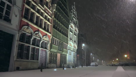 a-snowy-night-at-Mechelen's-three-most-famous-historical-and-architectural-houses