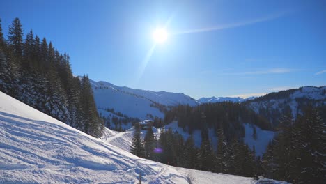 Skigebiet-In-Den-Schweizer-Alpen-Mit-Personen--Und-Sesselbahnen-Im-Winterskigebiet-Beckenried