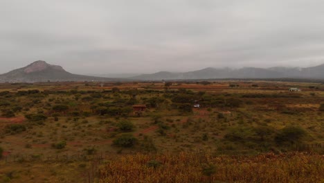 Samburu-Maasai-village-in-the-middle-of-nowhere-in-Northern-Kenya