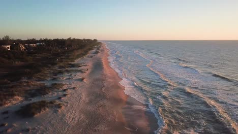 Breite-Kreisförmige-Pfanne-Des-Strandes-Mit-Wellen-Auf-Captiva-Island,-Florida