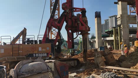 Bore-pile-rig-machine-operate-at-the-construction-site