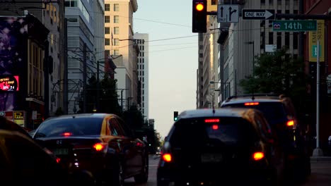 Time-lapse-of-street-traffic-in-Denver-downtown