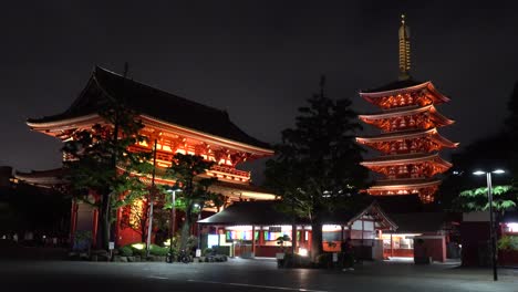 Illuminated-Asakusa-Shinto-Shrine-Temple-Senso-Ji-in-the-night,-a-famous-tourist-attraction-in-Japan,-Tokyo