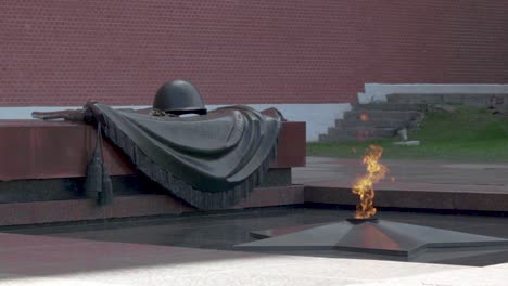 Denkmal-Für-Das-Grab-Des-Unbekannten-Soldaten-Im-Alexandergarten-In-Moskau,-Russland
