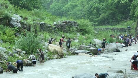 Fish-killing-festival-of-the-Himalaya:-Maund-Mela