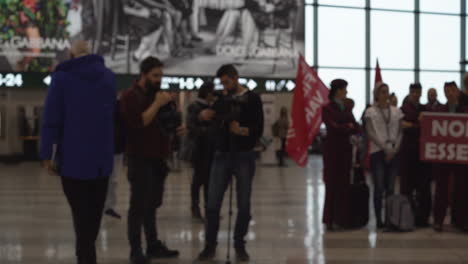 Pancarta-De-Air-Italy-En-La-Manifestación-De-Los-Trabajadores-En-El-Aeropuerto-De-Milán