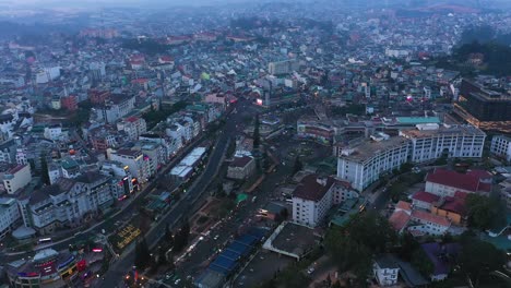 Drone-shot-of-Da-Lat-or-Dalat-in-the-Central-Highlands-of-Vietnam-in-evening