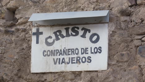 Cristo-Companero-De-Los-Vaijeros-Street-Sign-in-Ollantaytambo-Peru-on-the-way-to-Machu-Picchu