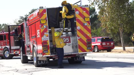 lafd-fire-truck-at-brush-fire