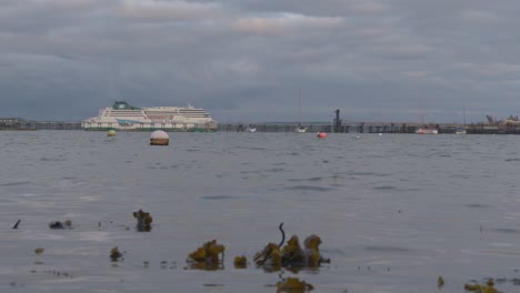 Gran-Ferry-Irlandés-Llega-Al-Puerto