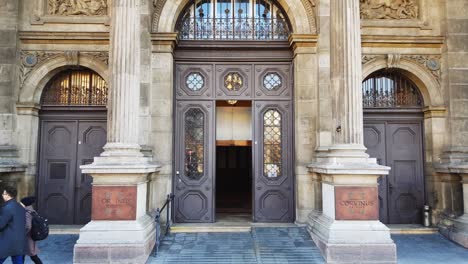 Entrance-of-Corvinus-University-in-Budapest,-Hungary