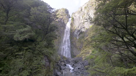Devils-Punchbowl-Waterfall-on-the-South-Island-in-New-Zealand