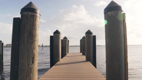 Ocean-view-of-small-pier-on-the-gulf-coast-in-Cape-Coral,-Florida