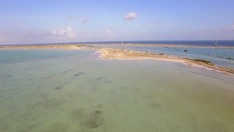 Der-Leuchtturm-Und-Die-Salzpfannen-Von-Bonaire