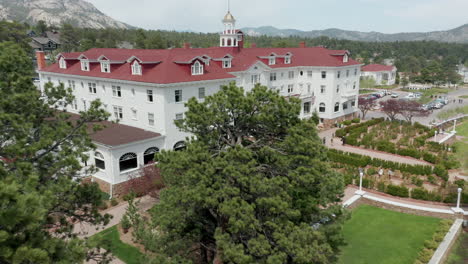 Stanley-Hotel-in-Estes-Park-Colorado-was-the-inspiration-for-the-Overlook-Hotel-from-the-Shining-and-was-used-in-the-TV-series