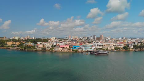 Die-Altstadt-Und-Der-Hafen-Von-Mombasa,-Kenia