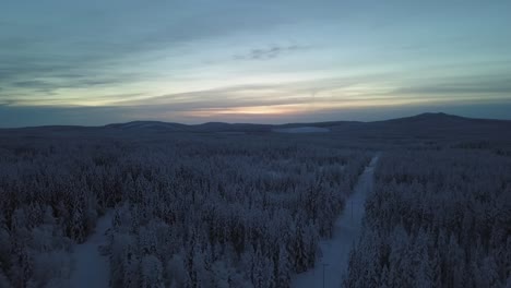El-Paisaje-Invernal-Helado-De-Hanhimaa-En-Finlandia