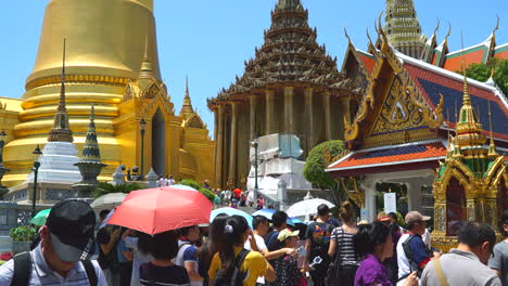 Bangkok-Thailand---Circa-Timelapse-of-tourists-at-Wat-Phra-Kaew,-also-known-as-"Temple-of-the-Emerald-Buddha"-and-officially-as-Wat-Phra-Si-Rattana-Satsadaram