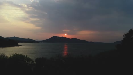 Drohne-Enthüllt-Aufnahme-Des-Sonnenaufgangs-In-Hongkong