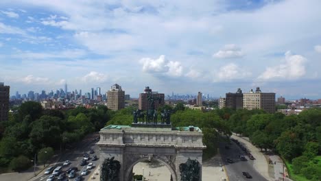Beautiful-Grand-Army-Plaza-arch-fly-through-revealing-NYC-skyline-4K