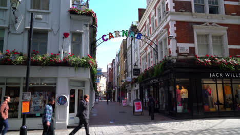 London-England,-circa-:-shopping-area-at-Carnaby-Street-in-London,-UK
