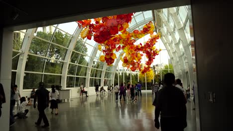 The-Chihuly-Garden-and-Glass-Tour-during-peak-summer-season