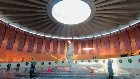 Soviet-Soldiers-Guard-Eternal-Flame-At-Mamayev-Hill