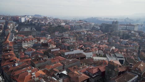 Weitreichender-Panoramablick-Auf-Porto-Portugal