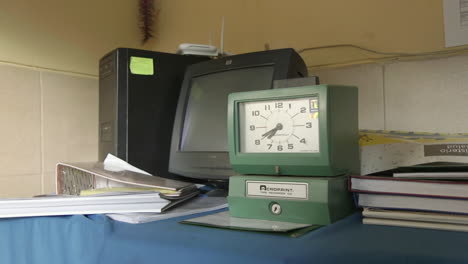 Old-computers-and-equipment-in-a-south-american-hospital-in-Ollantaytambo,-Peru