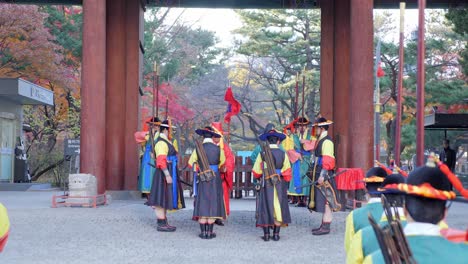 Zeremonie-Des-Torwächterwechsels-Deoksugung-Palace-Seoul-Südkorea
