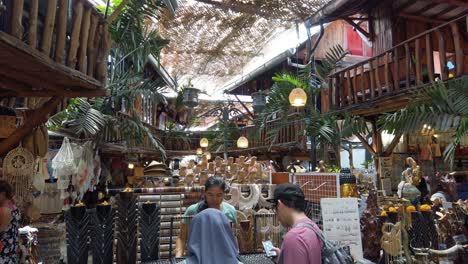 The-famous-Love-Anchor-Bazaar-located-in-Bali-tourist-hotspot-in-Canggu,-Indonesia
