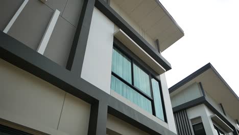 White-and-Gray-Modern-Comtemporary-Home-Exterior-Design