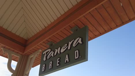 Panning-view-of-Panera-Bread-sign