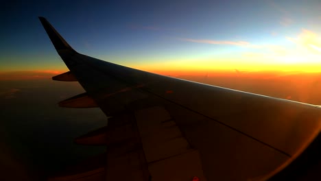 beautiful-sunrise-view-from-commercial-airplane-windows