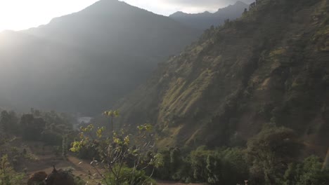 Un-Pueblo-De-Montaña-En-Uttarakhand,-India