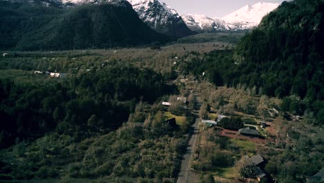 Cámara-Lenta,-Imágenes-De-Drones-En-120-Fps-Slog-2-En-La-Ciudad-Montañosa-De-Chillan-En-Chile