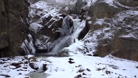 Wide-angle-view-of-the-Boulder-falls-on-a-cold-winter-day