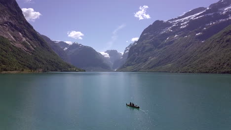 Antena:-Lago-Lovatnet-En-Noruega