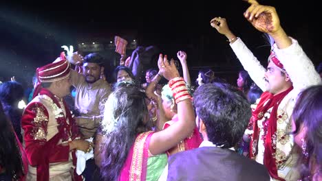 Groom-dancing-in-the-baraat-also-called-as-varghodo-and-jaan