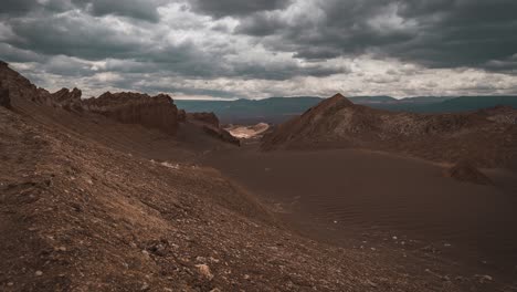 Timelapse-of-Valle-de-la-Luna-in-the-Atacama-Desert,-Chile,-during-daytime