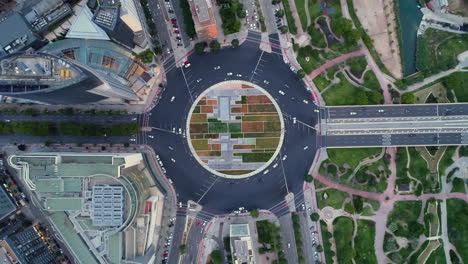 Aerial-view-of-roundabout-with-traffic-in-the-city-of-Valencia,-Spain