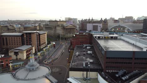 Luftaufnahme-Mit-Blick-Auf-Die-Skyline-Der-Stadt-St.-Georges-Hall,-Paradise-Street,-Lime-Street-Station,-Liverpool